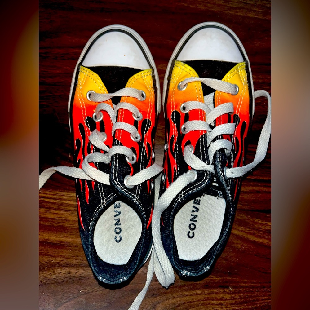 Converse All star kids flames size 13